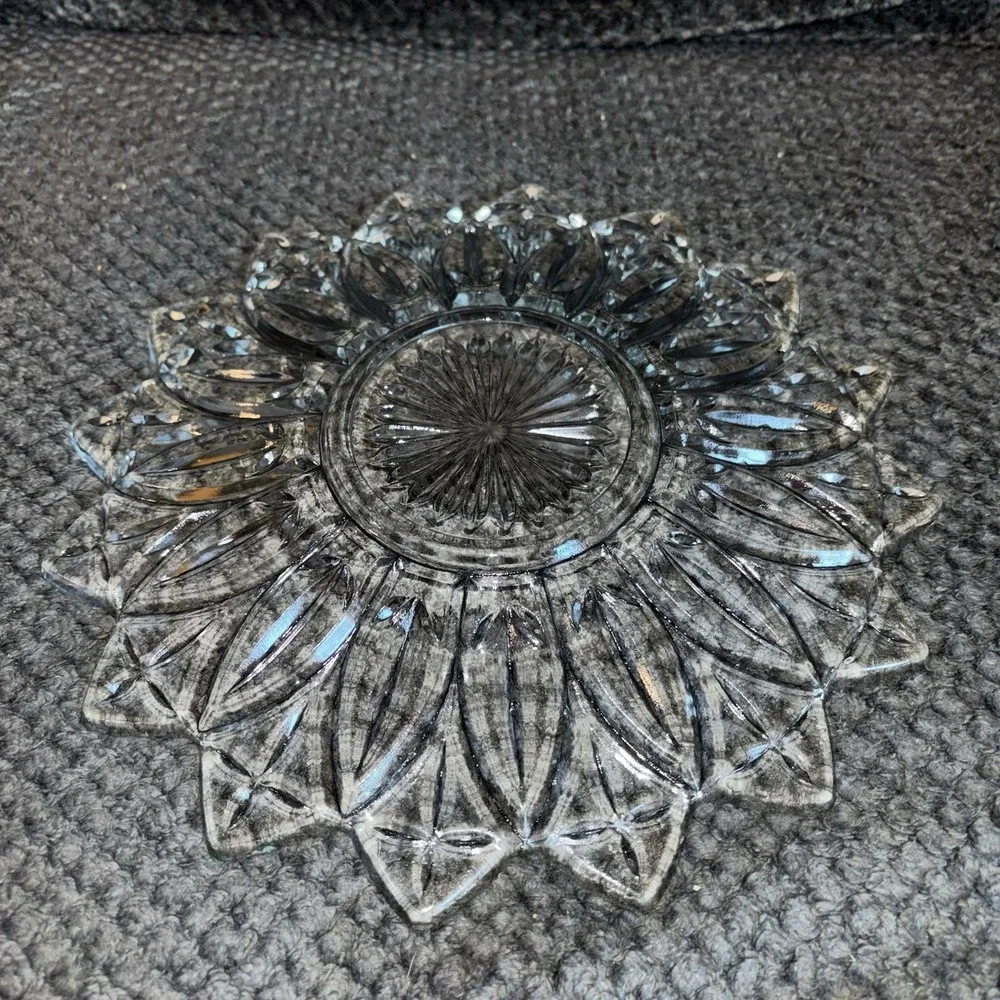 Vintage Federal Glass Flower Petal Clear Glass Sandwich Plate / Dish Large 11.5